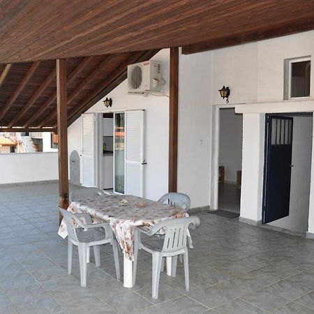 Apartments Stavroula Ηospitality Vrasna Rom bilde