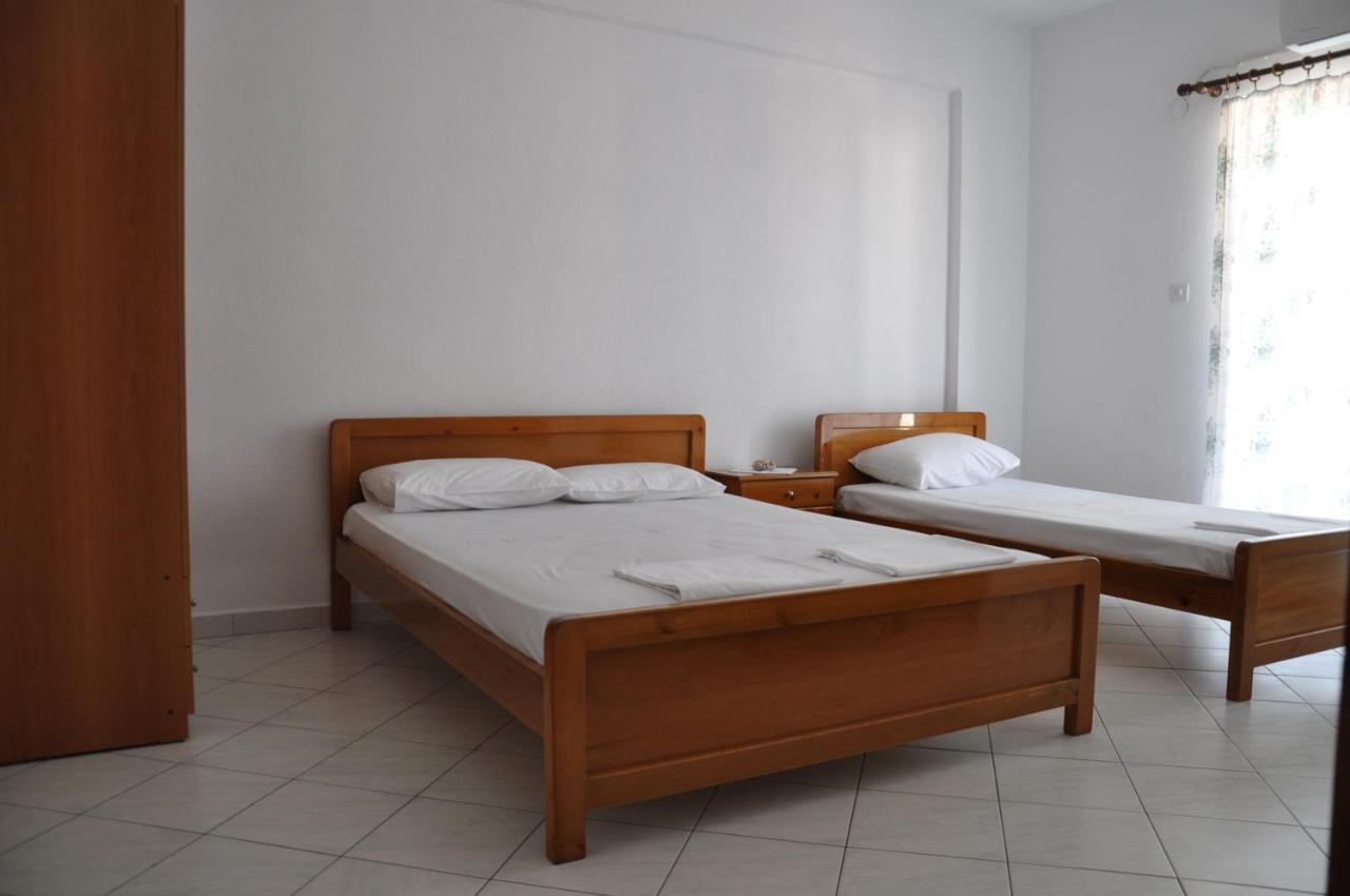 Apartments Stavroula Ηospitality Vrasna Rom bilde