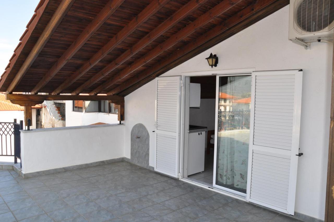 Apartments Stavroula Ηospitality Vrasna Rom bilde
