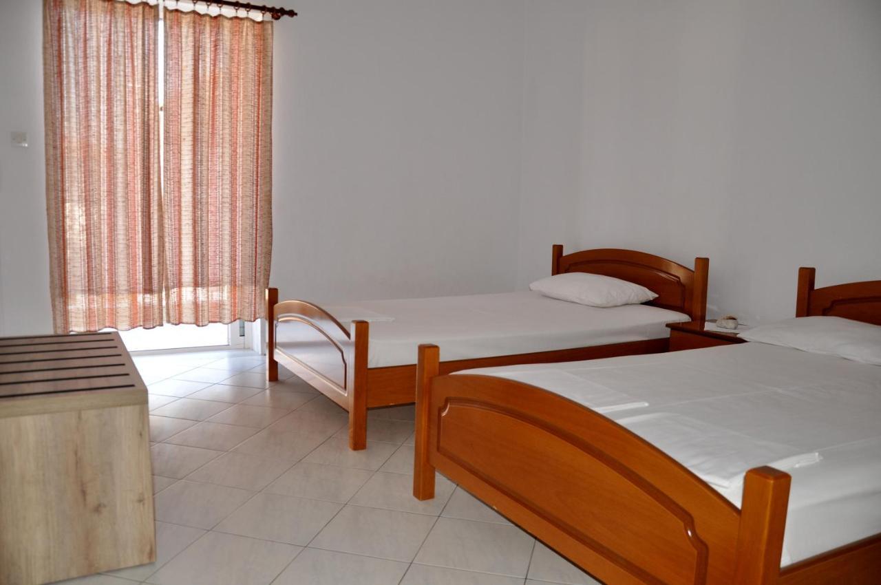 Apartments Stavroula Ηospitality Vrasna Rom bilde