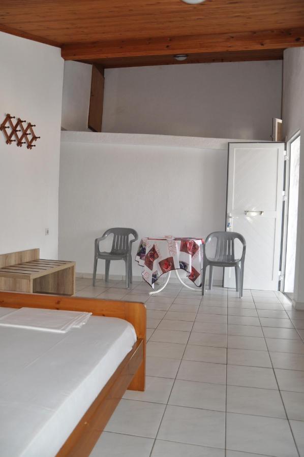 Apartments Stavroula Ηospitality Vrasna Rom bilde