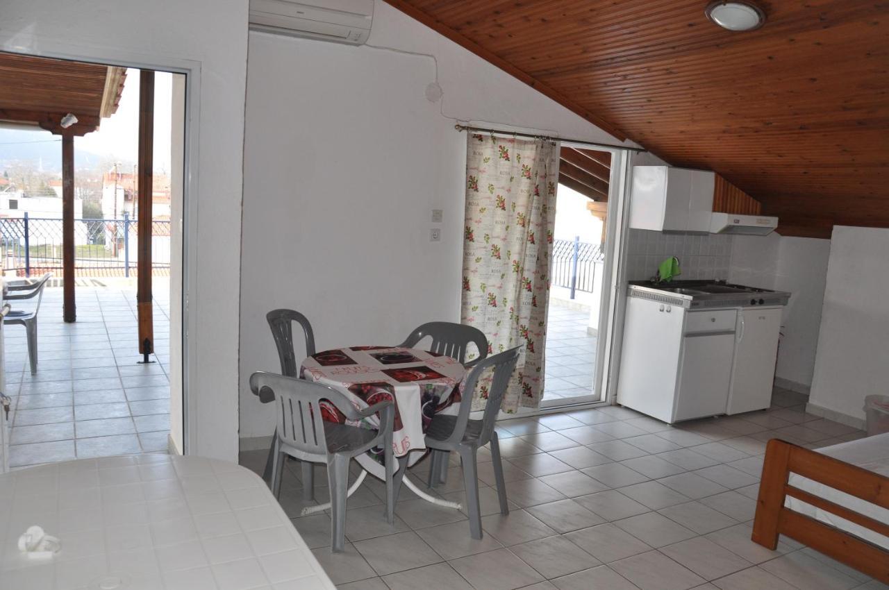 Apartments Stavroula Ηospitality Vrasna Rom bilde