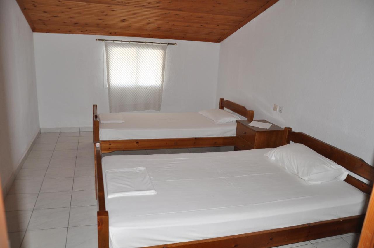 Apartments Stavroula Ηospitality Vrasna Rom bilde